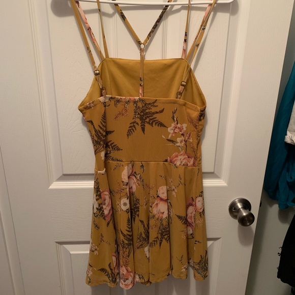 Xhilatation Romper - Picture 4 of 4